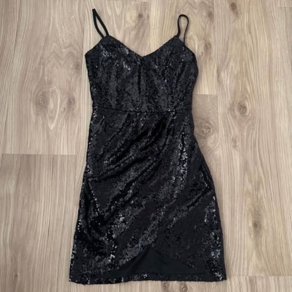 Lulu’s Size Small Black Sequin Dinner Dress